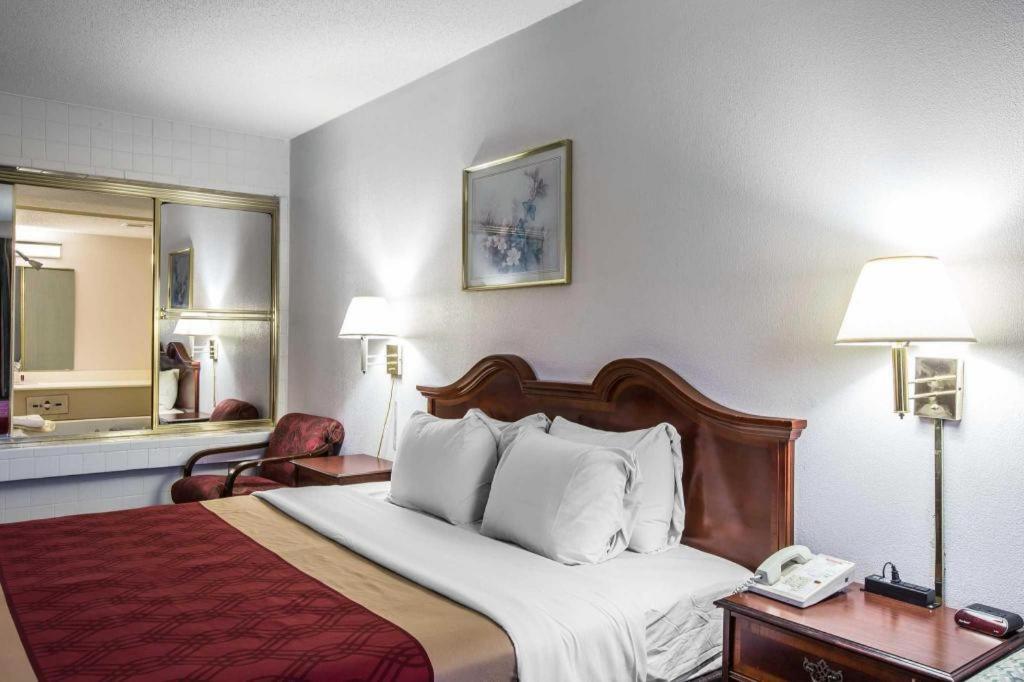 Econo Lodge South Garner Eksteriør bilde