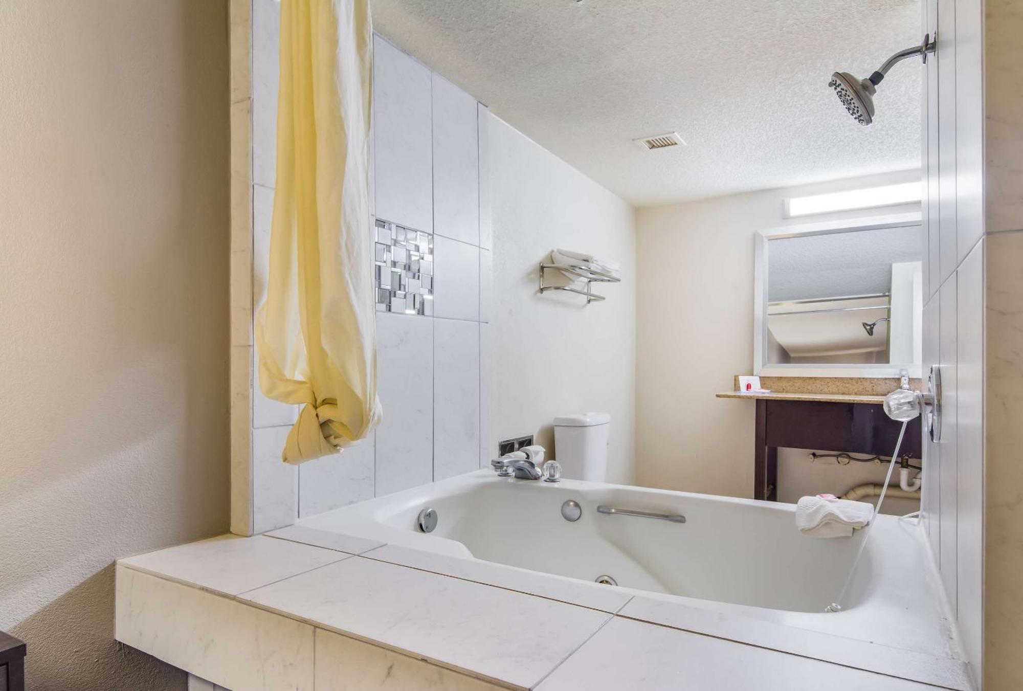 Econo Lodge South Garner Eksteriør bilde
